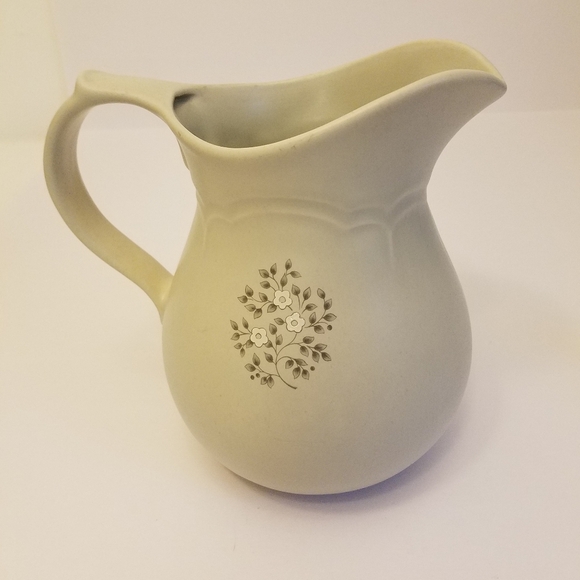 Set of 2 Pfaltzgraff Pitcher Creamer Heirloom Pattern Gray Stoneware - Picture 5 of 16